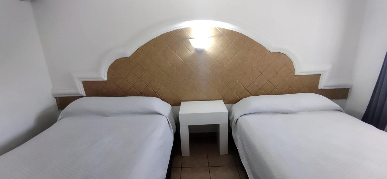 Hotel Casa Blanca Heroica Caborca Esterno foto